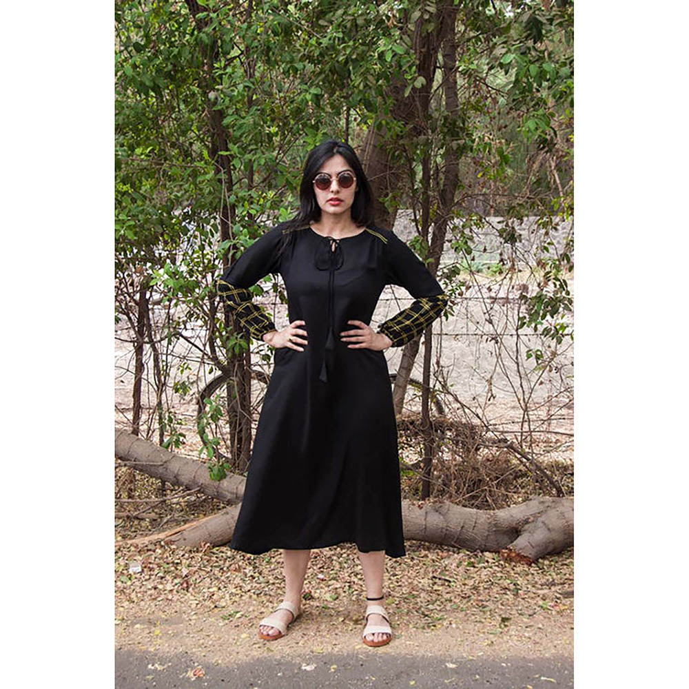 Taraasi Hiden Treasure' Cambric Dress