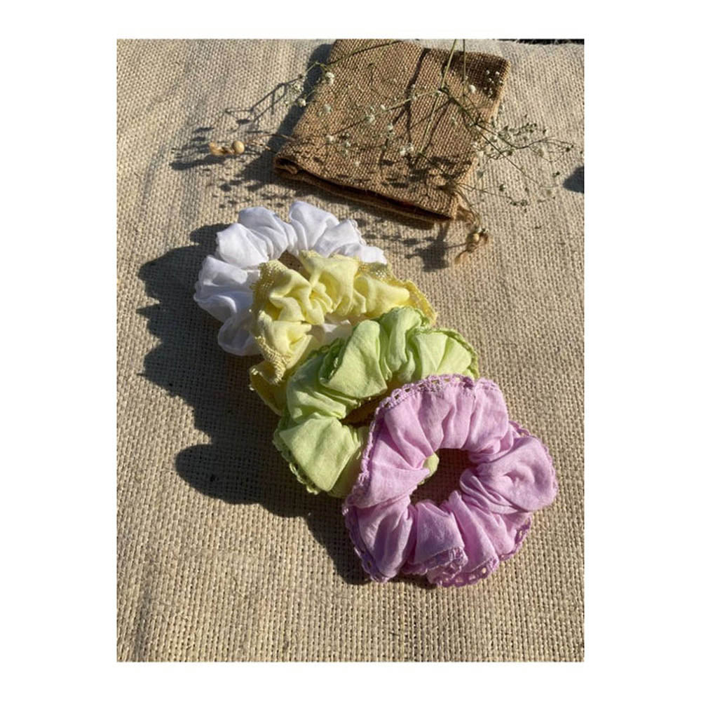 Taraasi Zero Waste Mulmul Scrunchies (Pack of 4)