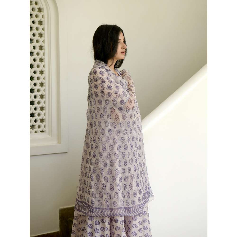 Taro india Plum Carnation Kurta with Pant and Dupatta (Set of 3)