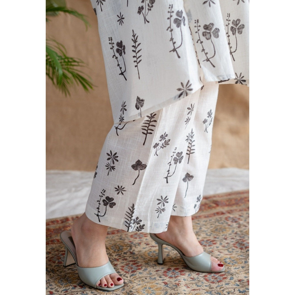 The Indian Ethnic Co. Natural White Dabu Slub Cotton Co-Ord (Set of 2)
