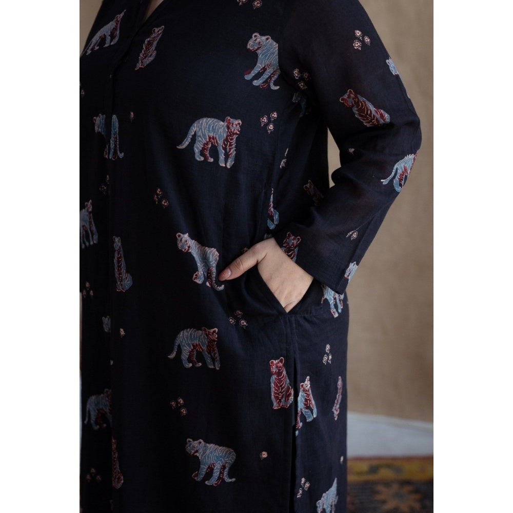 The Indian Ethnic Co. Black Loose Ajrakh Cotton Printed Mandarin Neck Kurta
