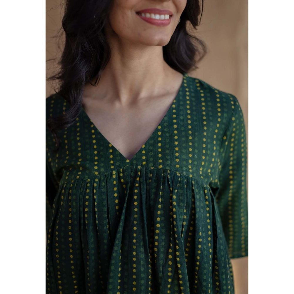 The Indian Ethnic Co. Green A-Line Dabu Hand Block Printed Slub Cotton Short Top