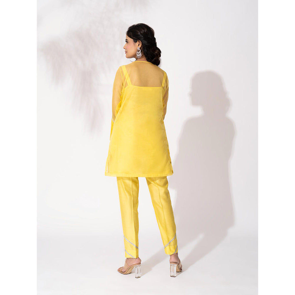 THE AARYA Yellow Organza Short Kurta (Set of 4)