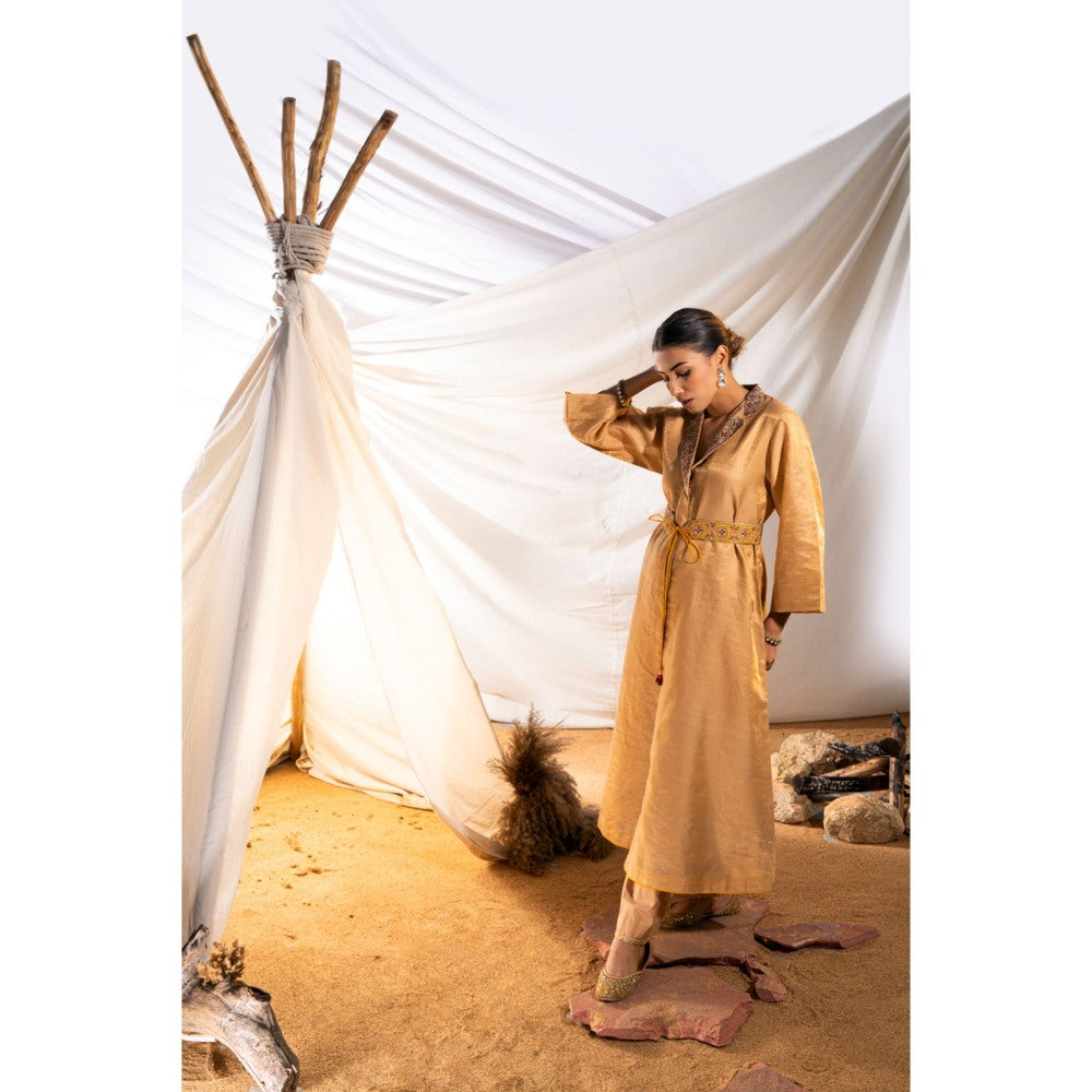 The White Tree Studio Beige Handloom Zari Kurta, Pant, Inner & Embroidered Belt (Set of 4)