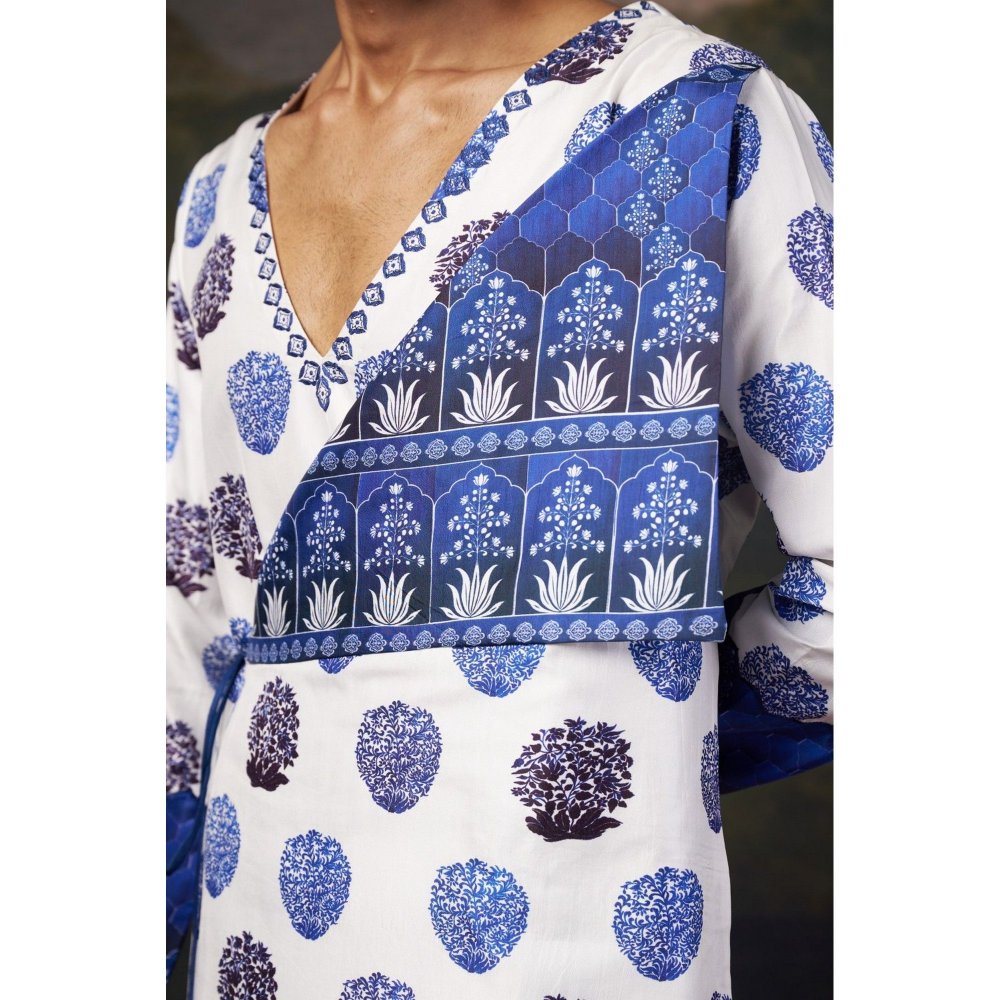 THETAA Men White Printed Kurta with Pyjama