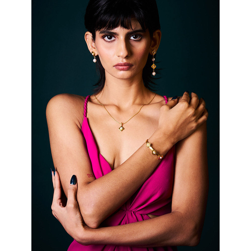 Trazenie Chameli Jewellery Set - Mismatched Earrings with Choker