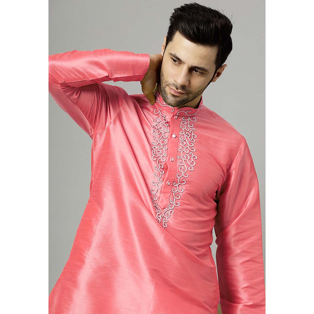 UTSAV FASHION Peach Mandarin Collar Beads and Stones Straight Kurta and Pant