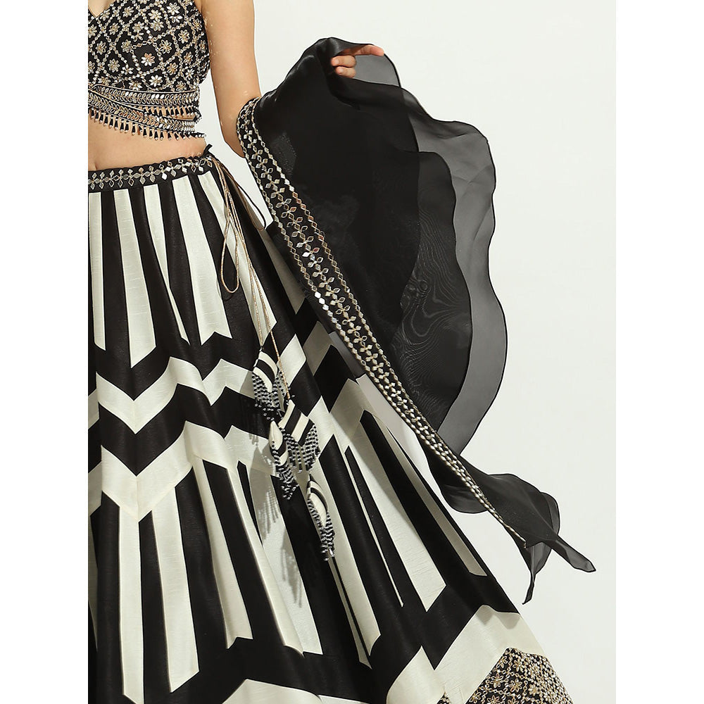 VANDANA SETHI Black & White Lehenga in a Striped & Chevron Pattern (Set of 3)