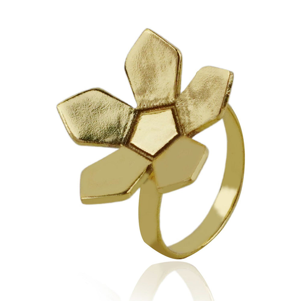 VARNIKA ARORA Adler Ring