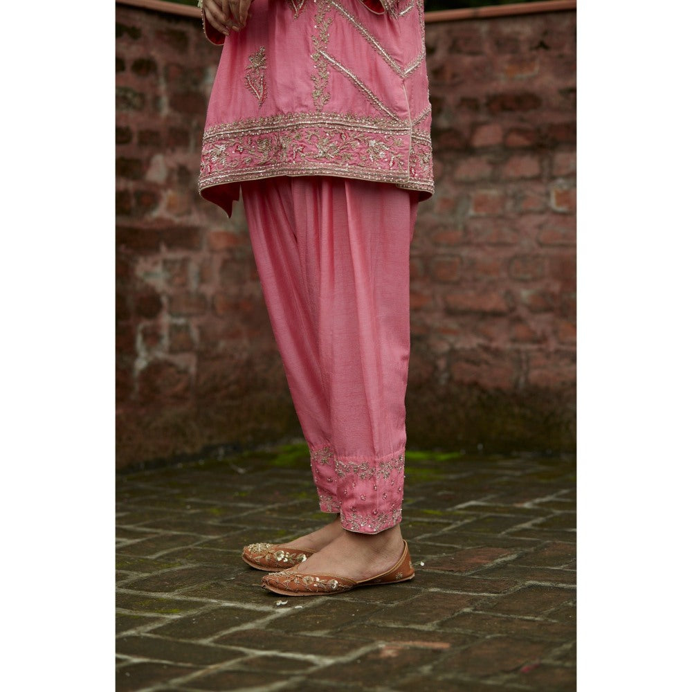 Vashisht Guru Dutt Pink Raw Silk Panelled Kurta with Salwar and Dupatta (Set of 3)