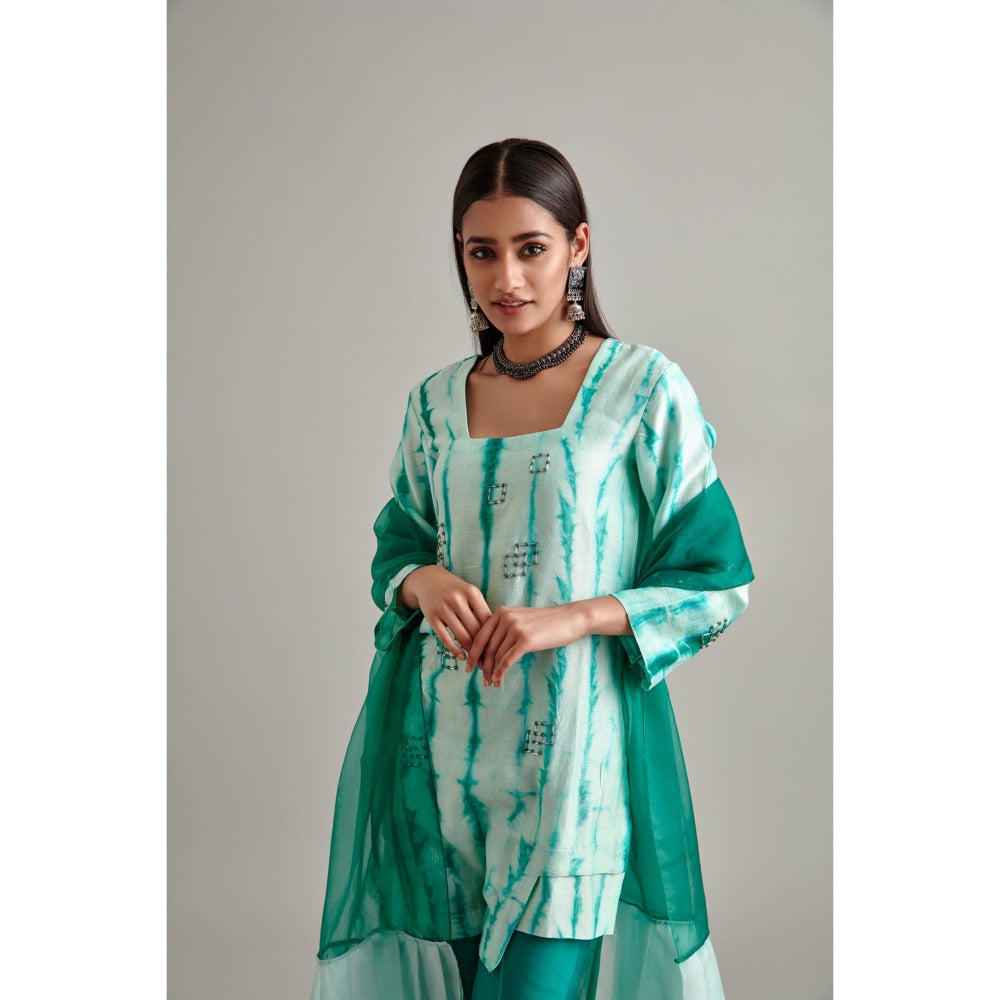 Vedika Soni Green Tie And Dye Kurta with Pant and Dupatta (Set of 3)