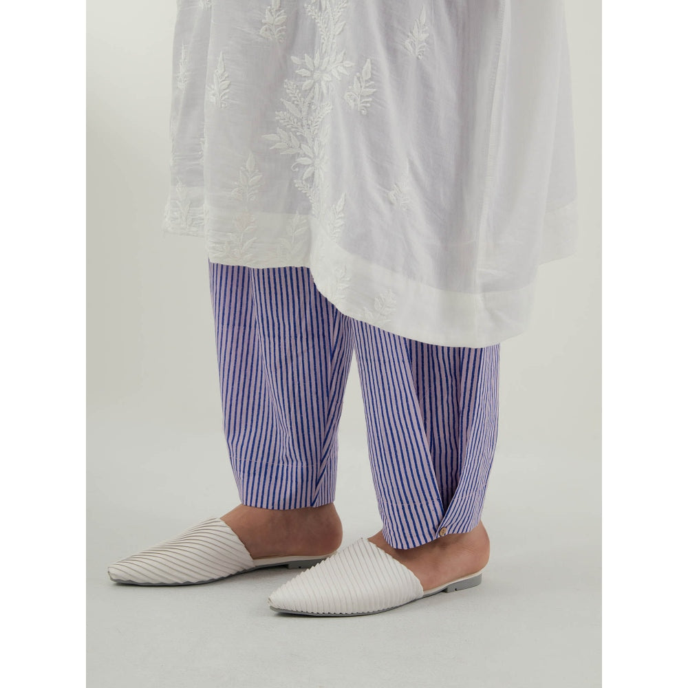 Vinusto White Chikankari Kurta with Slip and Pant