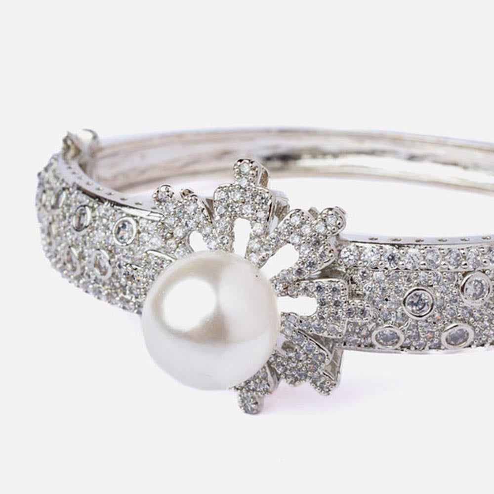 VIVINIA By Vidhi Mehra Florence Silver Plated White Womens Kada