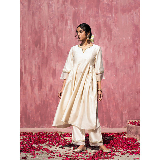 WeaverStory Handloom Off White Chanderi Silk Scalloped Suit with Pink Dupatta (Set of 3)