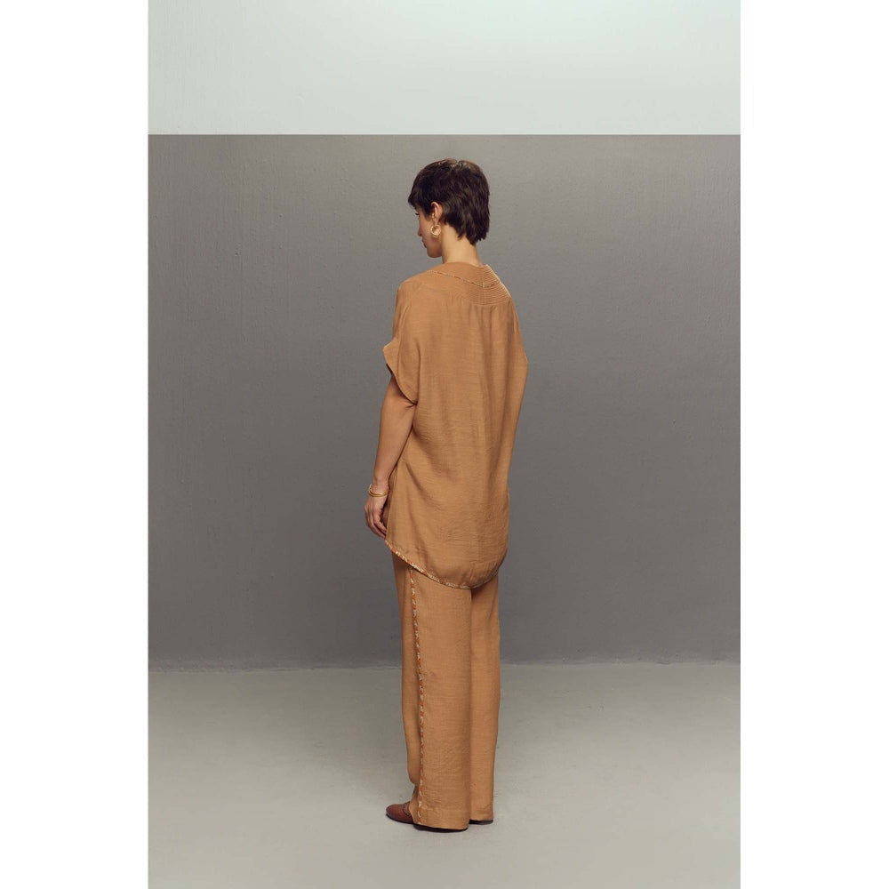 Zaitra Wave Beige Crepe Linen Top