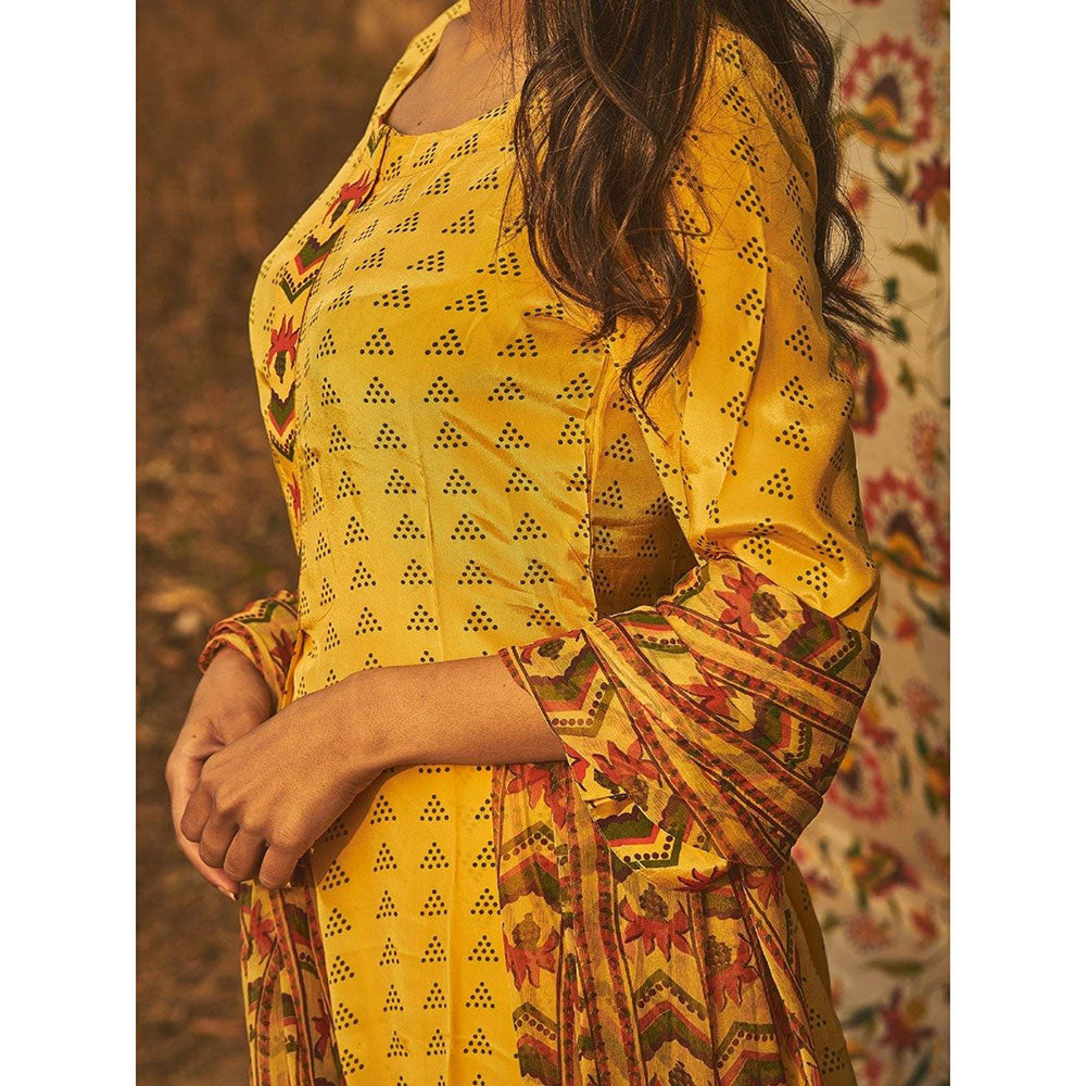 Baise Gaba Yellow Sambac Kurta (Set Of 3)