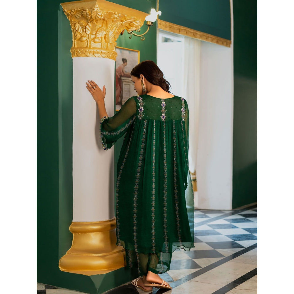 17 : 17 by Simmi Saboo Green Evil Eye Print V- Neck New Pakistani Kurta Pants (Set of 2)