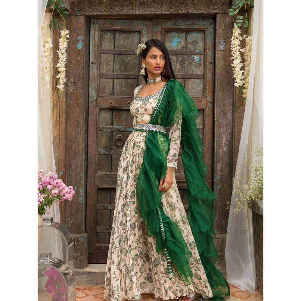 Chhavvi Aggarwal Off White Palazzo Set (Set of 4)