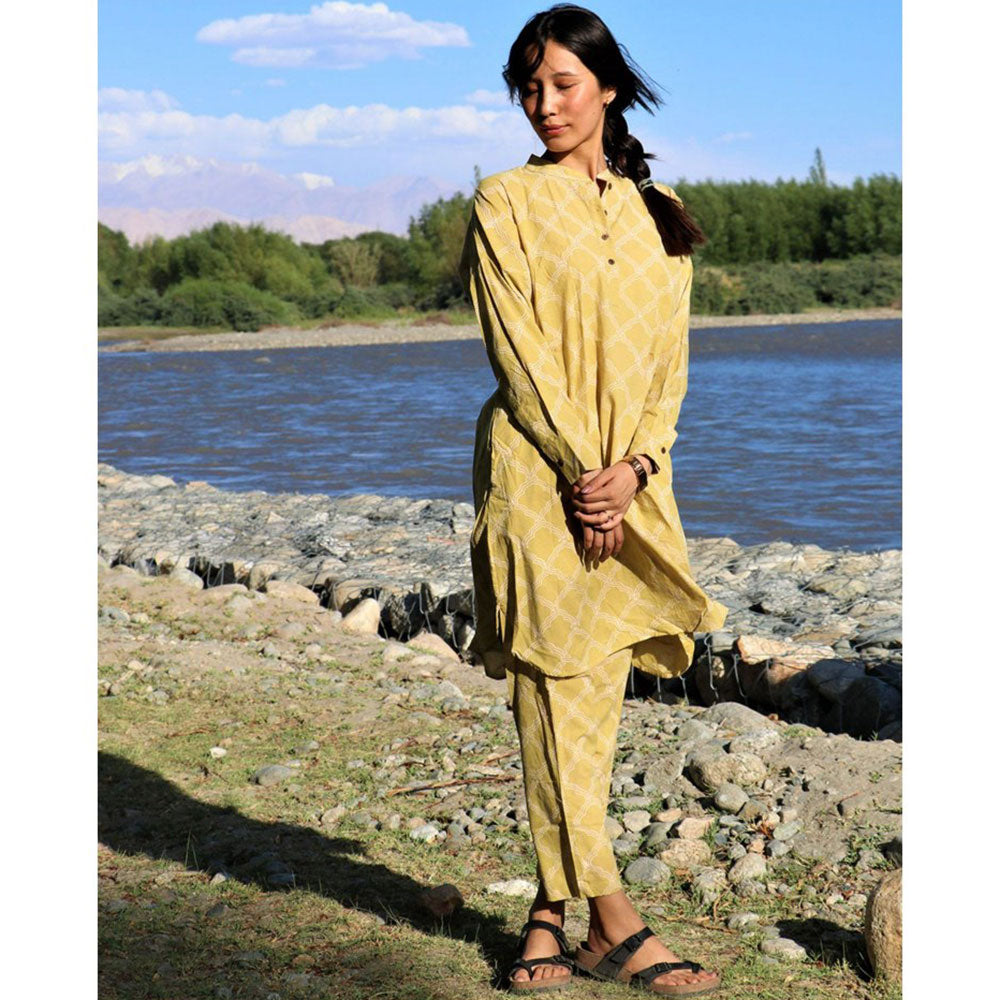 Chidiyaa Gerbera Mustard Block Printed Cotton Kurta Zanskar (Set of 2)