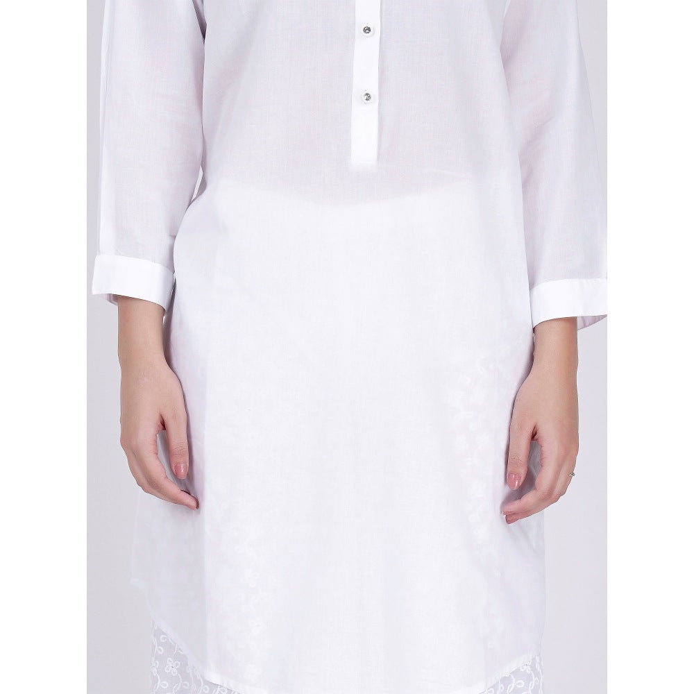 First Resort by Ramola Bachchan White Nehru Collar Kurta And Embroidered Pants (Set of 2)