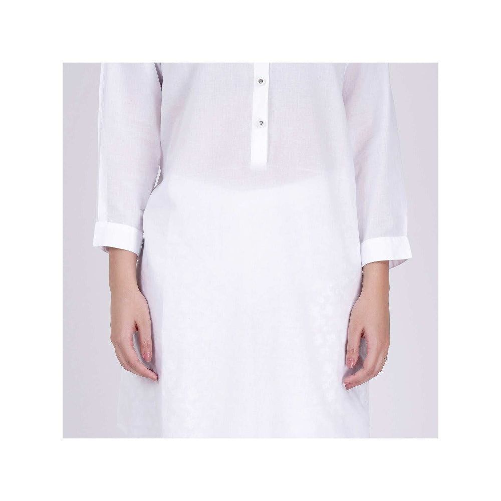 First Resort by Ramola Bachchan White Nehru Collar Kurta