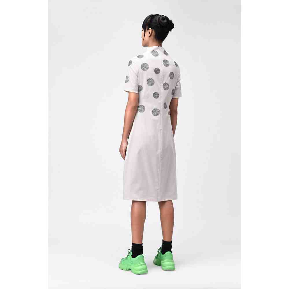 Genes Lecoanet Hemant Irish Cream High Neck Embroidered Dress