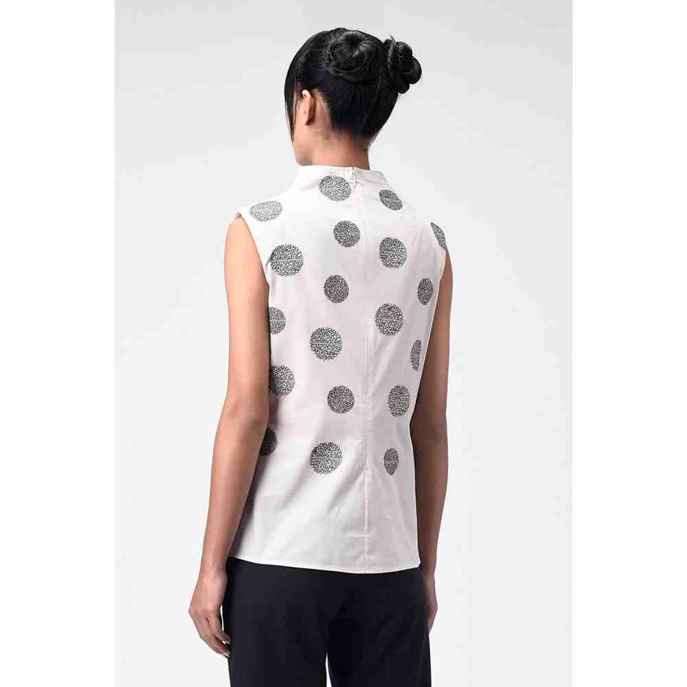 Genes Lecoanet Hemant Irish Cream Embroidered Sleeveless Top