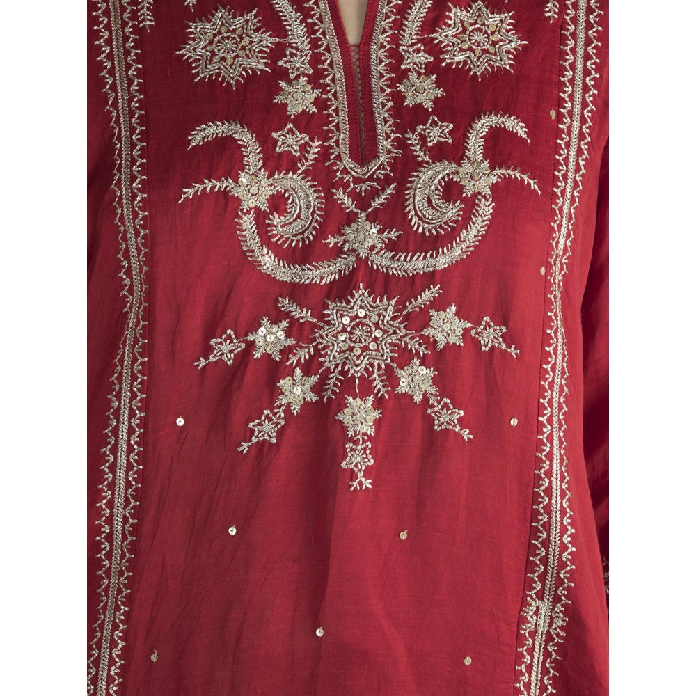 Gopi vaid Red Embroidered Kurta With Sharara & Dupatta (Set of 3)