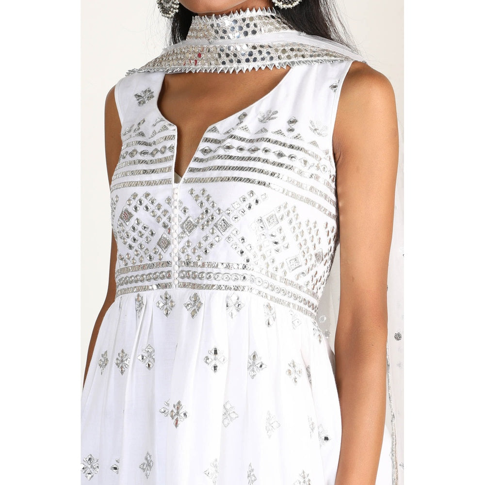 Gopi Vaid Embellished Chand Sleeveless Peplum And Palazzo With Dupatta (Set of 3)