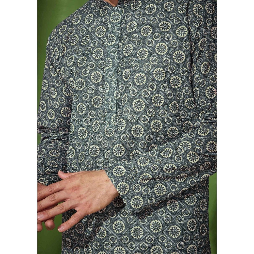 House of Chikankari Aswad Cotton Straight Men Kurta