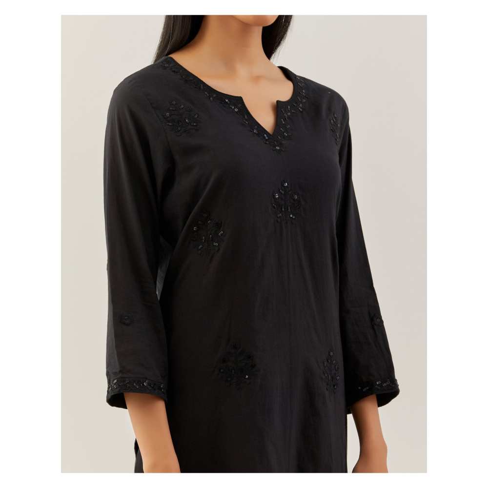 Ikshita Choudhary Black Kurta (Set of 2)