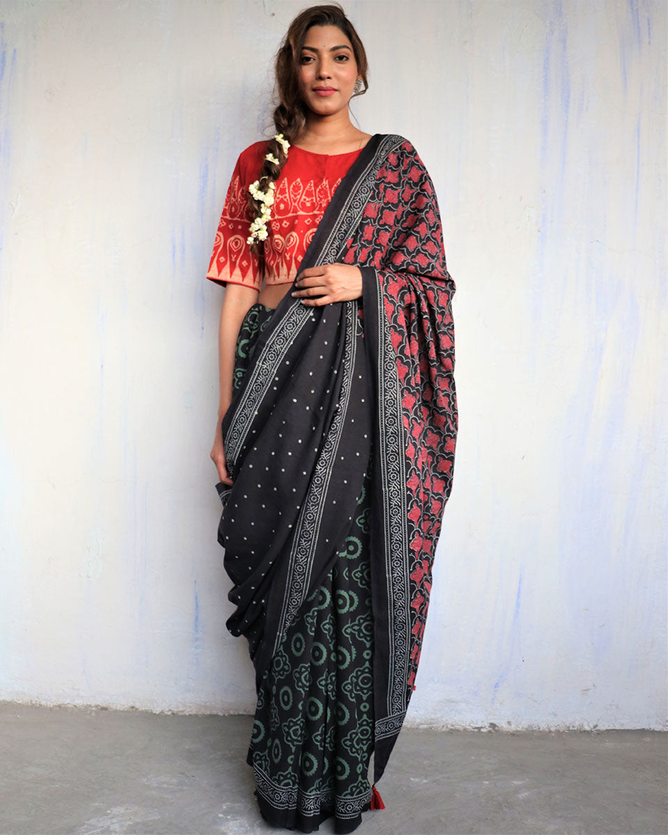 Chidiyaa Blue Block Printed Cotton Mul Saree God with Unstitched Blouse