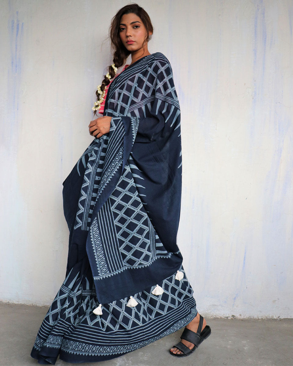 Chidiyaa Blue Block Printed Cotton Mul Saree God with Unstitched Blouse