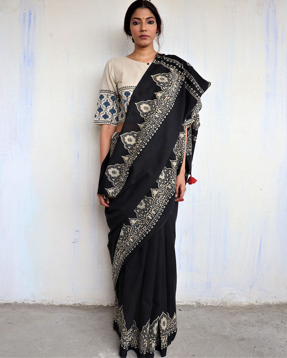 Chidiyaa Black Block Printed Cotton Mul Saree God with Unstitched Blouse
