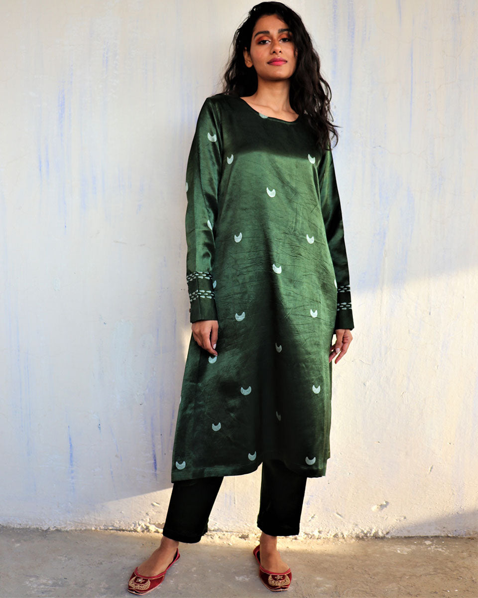 Chidiyaa Green Mashru Silk Kurti, Pant (Set of 2)