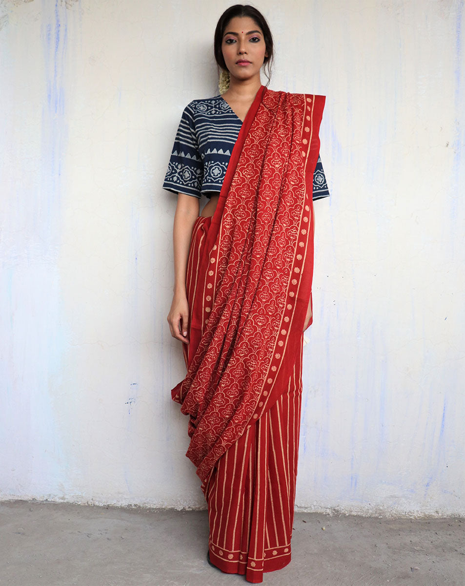 Chidiyaa Maroon Block Printed Cotton Mul Saree God with Unstitched Blouse