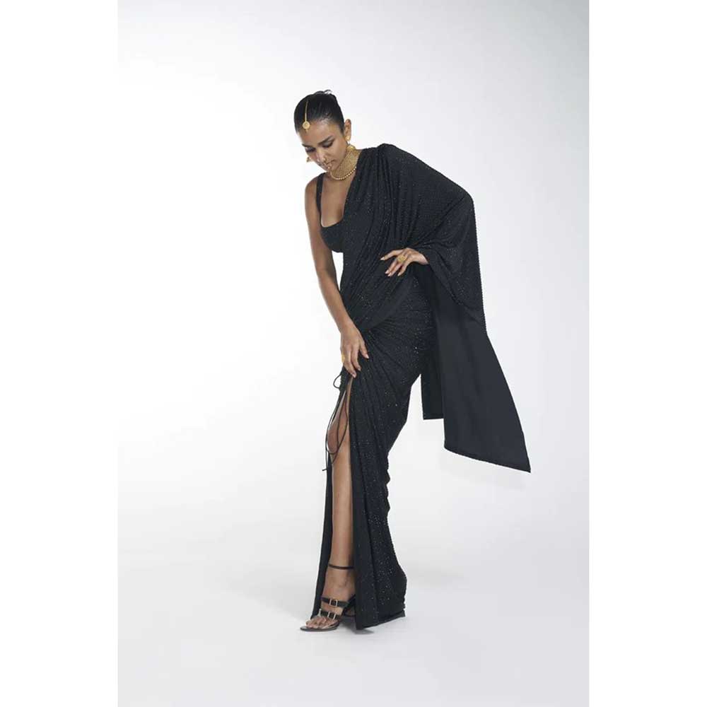 ITRH Vanessa Black Slit Saree with Stitched Blouse (Set of 3)