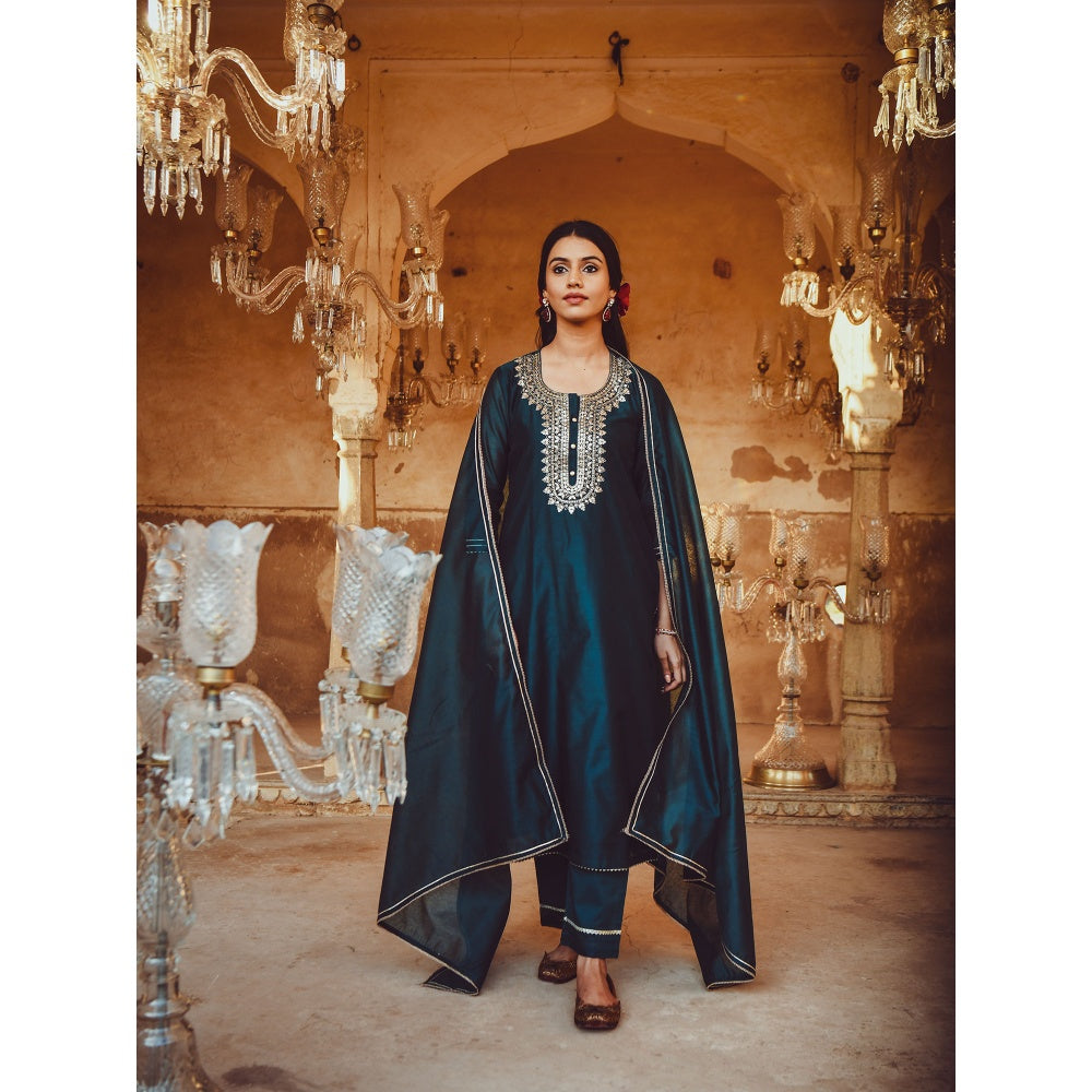 Women Teal Blue Solid Gotta Patti Kurta Set