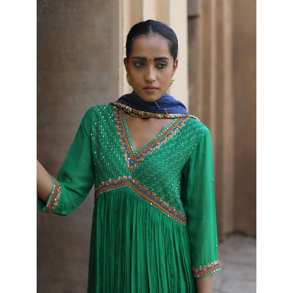 Label Kinjal Modi Green Kurta with Navy Blue Dupatta (Set of 3)