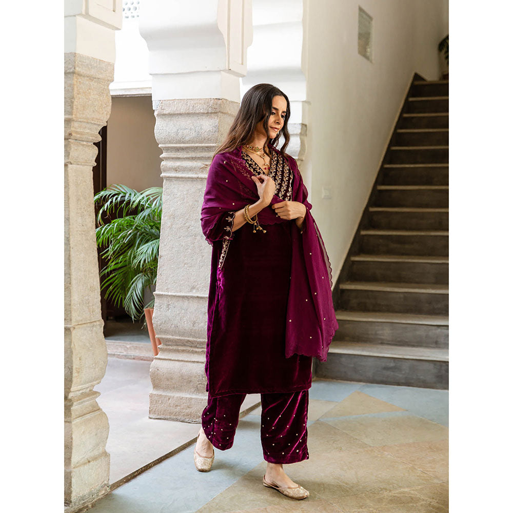 Maison Shefali Roya - Velvet Embroidered Kurta & Pant with Dupatta (Set of 3)