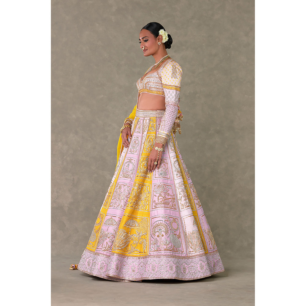 Masaba Kasata Lehenga Choli with Dupatta & Can Can Skirt (Set of 4)