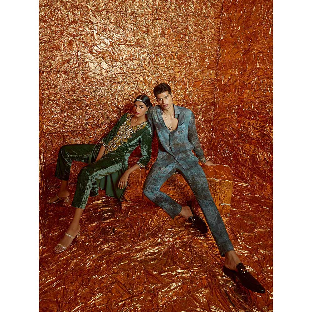 Nirmooha Green Velvet Embroidered Kurta with Pants (Set of 2)