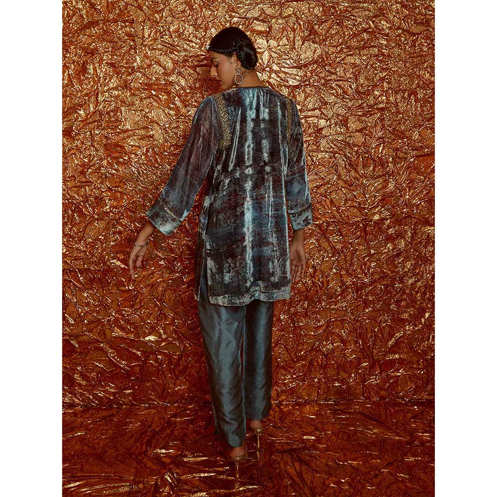 Nirmooha Printed Velvet Embroidered Kurta, Nokia Silk Pants (Set of 2)