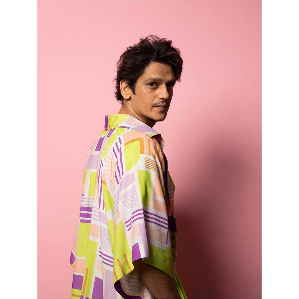 Nirmooha Geometric Printed Cape