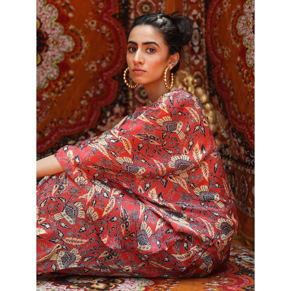 NORN Red Fez Round Shirt