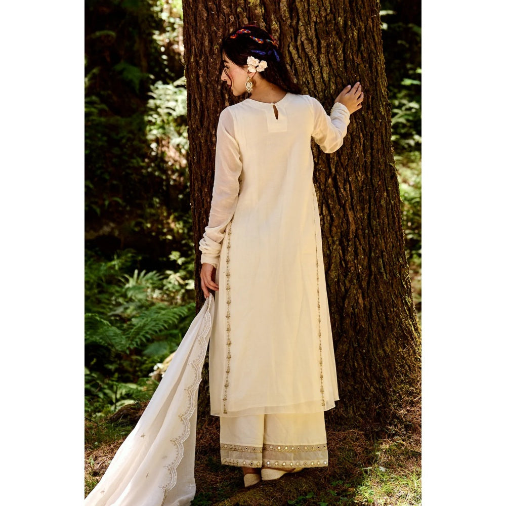 Paulmi & Harsh Off White Cutdana Kurta (Set of 3)
