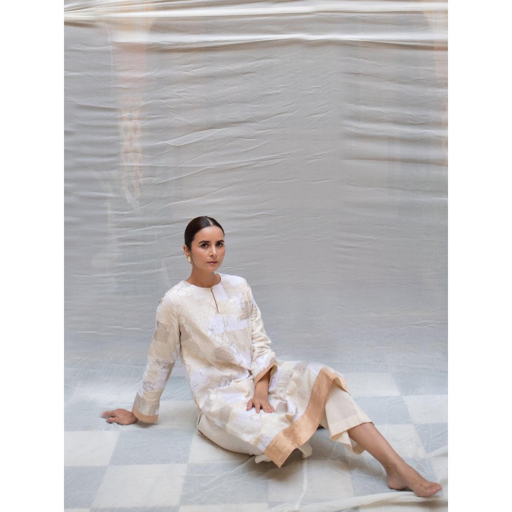 PRIYANKA RAAJIV Aloka Ivory Patchwork Kurta (Set of 2)