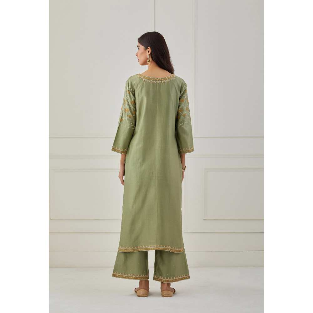 Priya Chaudhary Green Embroidered Chanderi Silk Kurta