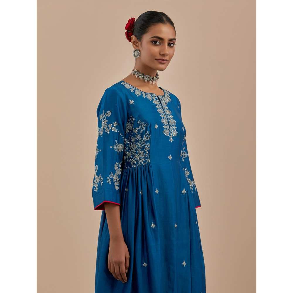 Priya Chaudhary Blue Embroidered Chanderi Dupatta