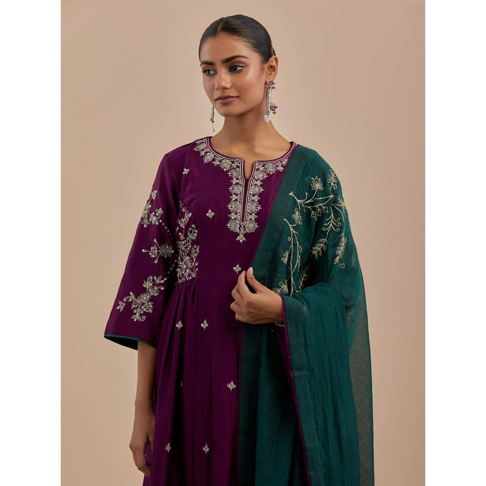 Priya Chaudhary Green Embroidered Chanderi Dupatta